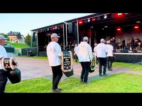 Trychler Parade with Cowbells on Rigi – Queen of the Mountains