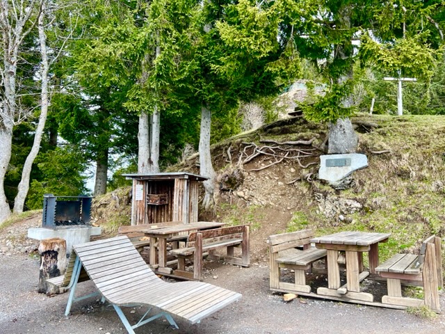 Rigi Känzeli rest area with barbecue site