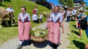 Rigi-Schwingfest Alpine procession