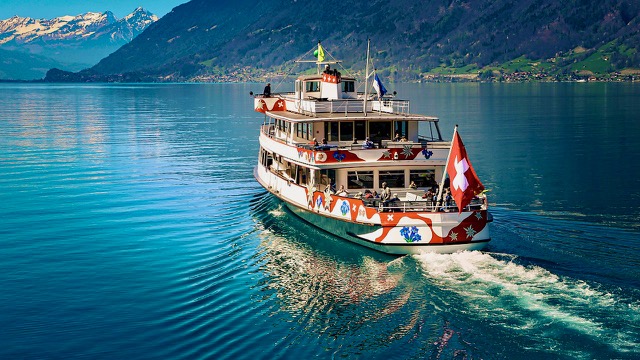 Lake Brienz with excursion boat