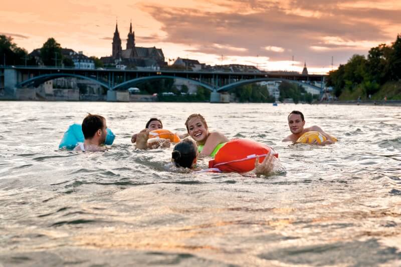 Rheinschwimmen durch die Altstadt