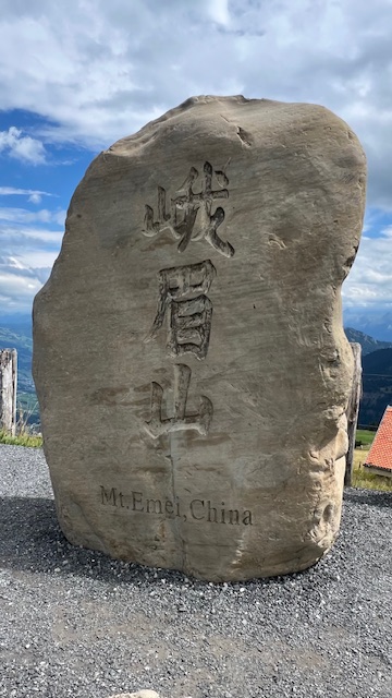 Mount Emei Stein auf Rigi Kulm
